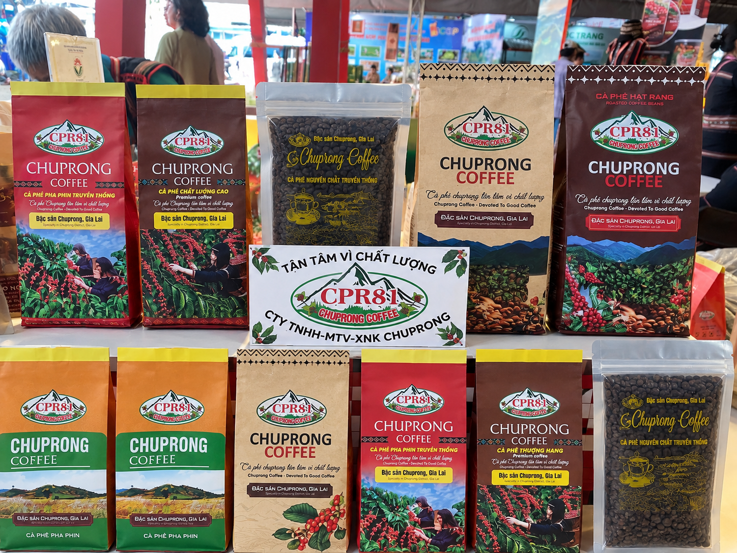 Các sản phẩm Chuprong Coffee được trưng bày tại triển lãm và hoạt động giới thiệu sản phẩm tại Gia Lai